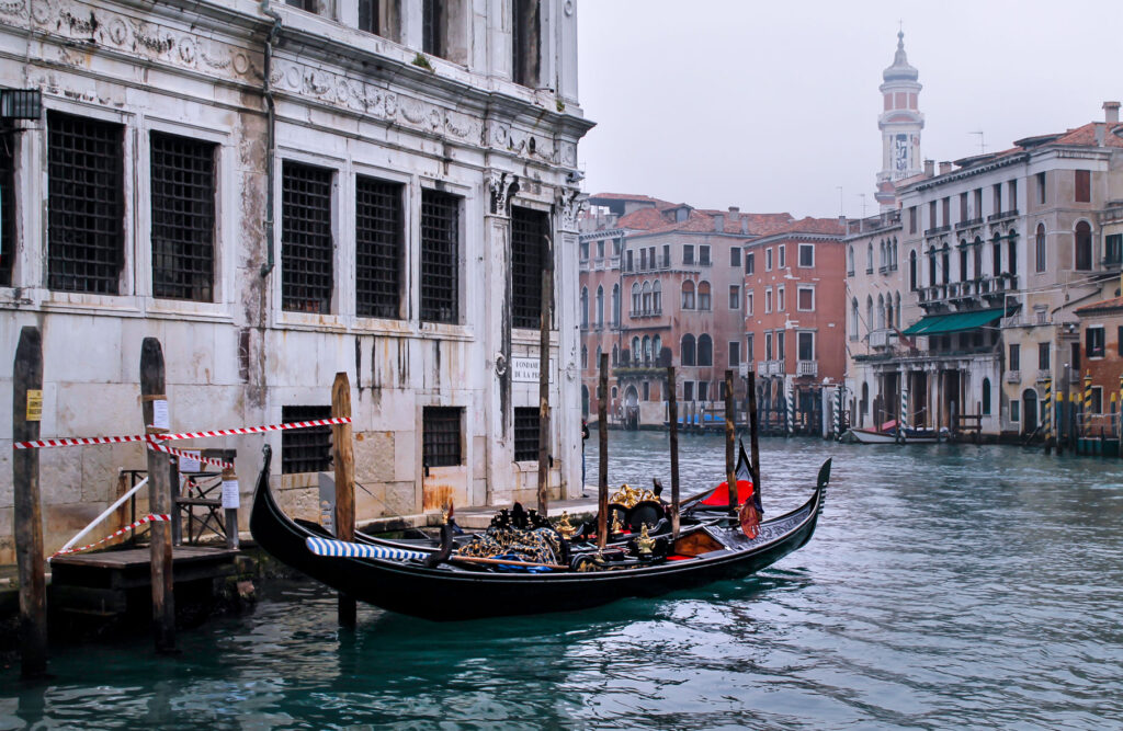 Italy light is a visual essay with a collection of images of Italy trough my lenses and point of view