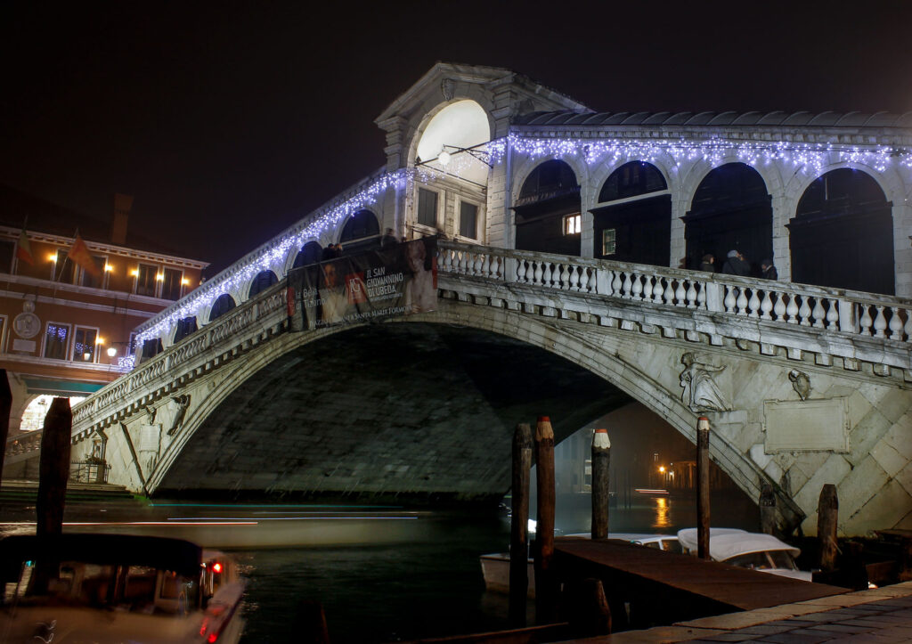 Italy light is a visual essay with a collection of images of Italy trough my lenses and point of view